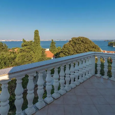 Lvii Poljana (Ugljan)