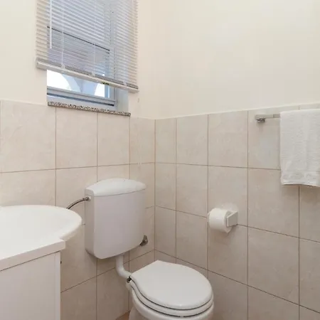 Lvii Poljana (Ugljan)