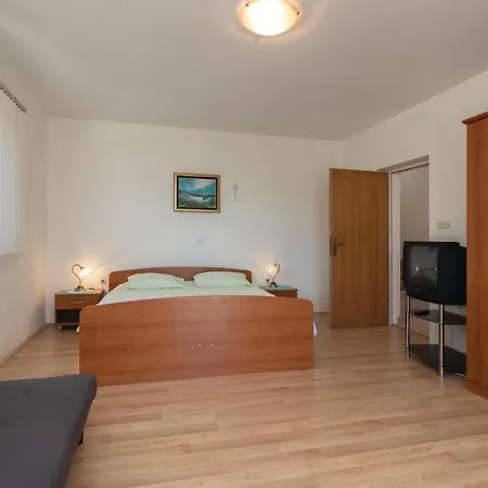 Apartment Lvii